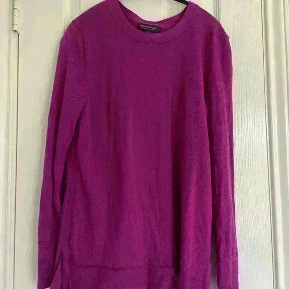 Banana Republic Sweaters - Banana Republic Extra Fine Merino Pink Sweater size medium
